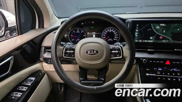 Kia Canival 2021 — фото 13