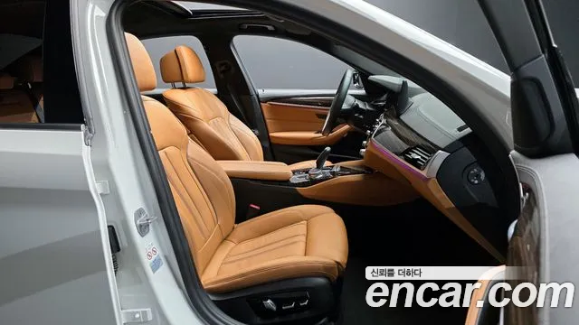 BMW 5-Series 2021 — фото 10