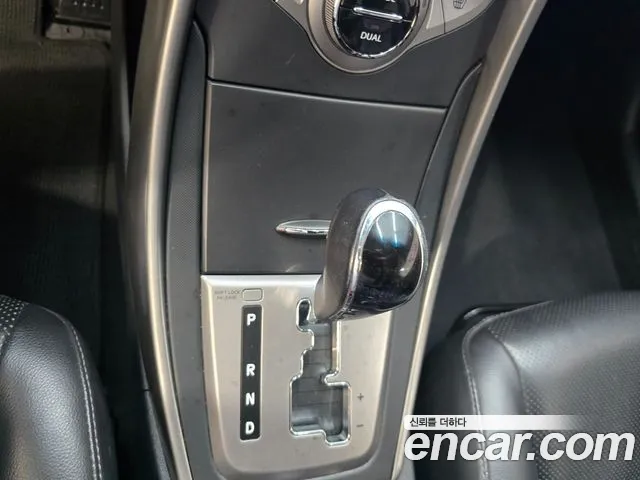 Hyundai AVANTE 2014 — фото 13