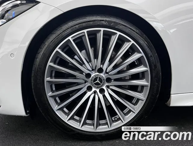 Mercedes-Benz C-Class 2023 — фото 5