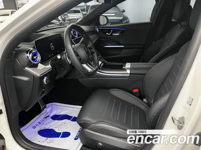 Mercedes-Benz C-Class 2023 — фото 10