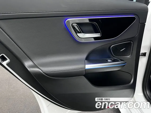 Mercedes-Benz C-Class 2023 — фото 13