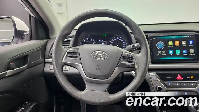 Hyundai AVANTE 2017 — фото 12