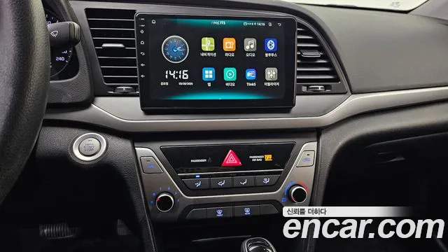 Hyundai AVANTE 2017 — фото 13
