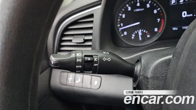 Hyundai AVANTE 2017 — фото 17