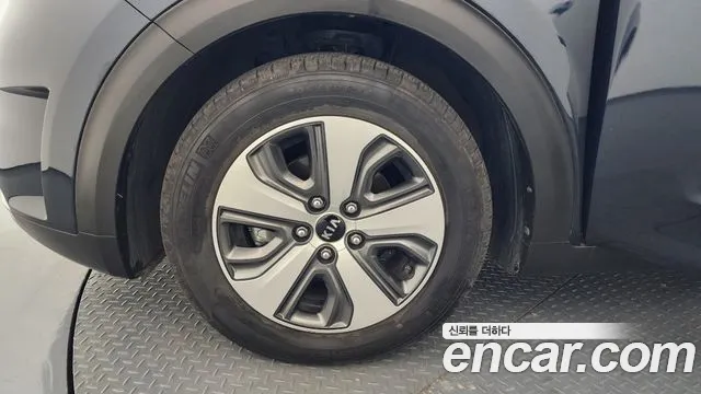 Kia Niro 2018 — фото 5