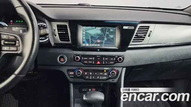 Kia Niro 2018 — фото 14