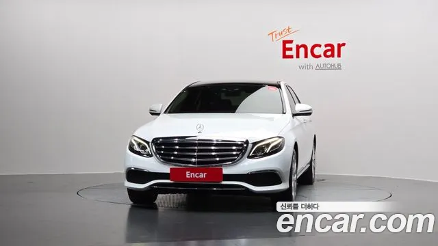 Mercedes-Benz E-Class 2017 — фото 3