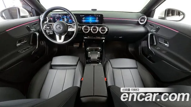 Mercedes-Benz A-Class 2023 — фото 7