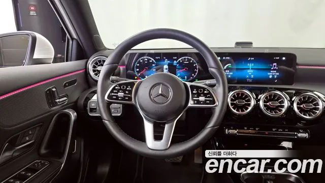 Mercedes-Benz A-Class 2023 — фото 13