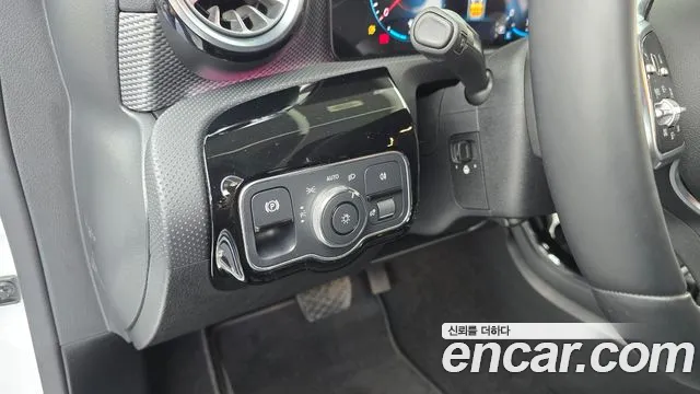 Mercedes-Benz A-Class 2023 — фото 18