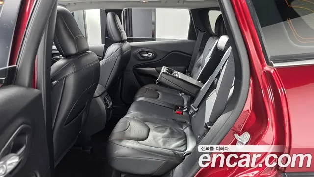 Jeep Cherokee 2020 — фото 11