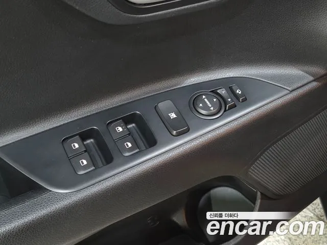 Kia Stonic 2018 — фото 14