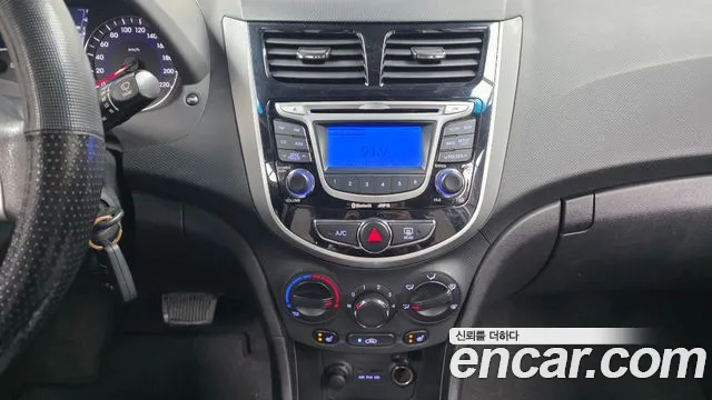 Hyundai Accent 2011 — фото 15