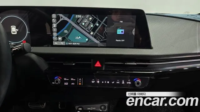 Kia EV6 2022 — фото 14