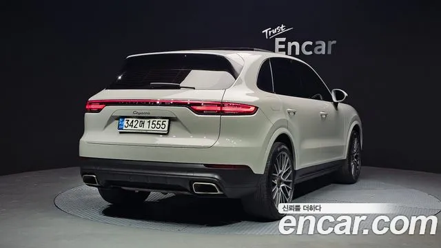 Porsche Cayenne 2021 — фото 2