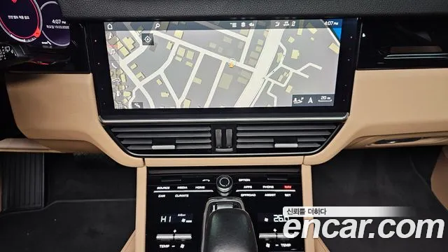 Porsche Cayenne 2021 — фото 15