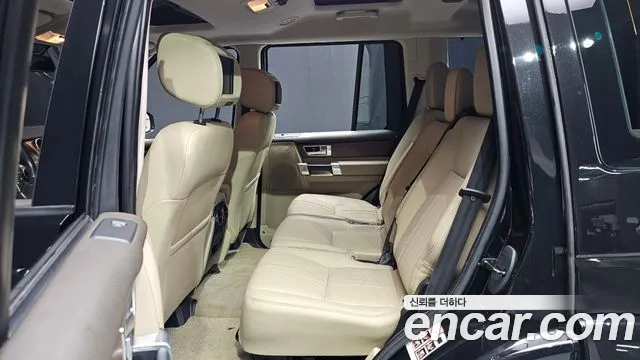 Land Rover Discovery 2016 — фото 12
