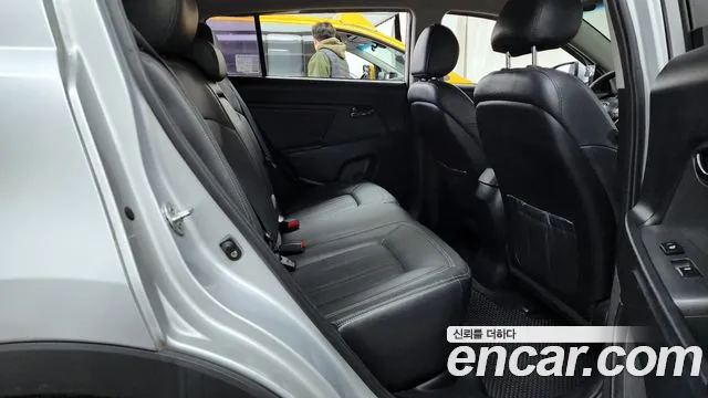 Kia Sportage 2012 — фото 12