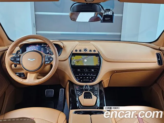 Astonmartin DBX 2023 — фото 7