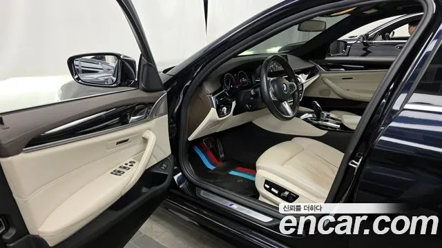 BMW 5-Series 2019 — фото 10