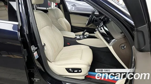 BMW 5-Series 2019 — фото 11