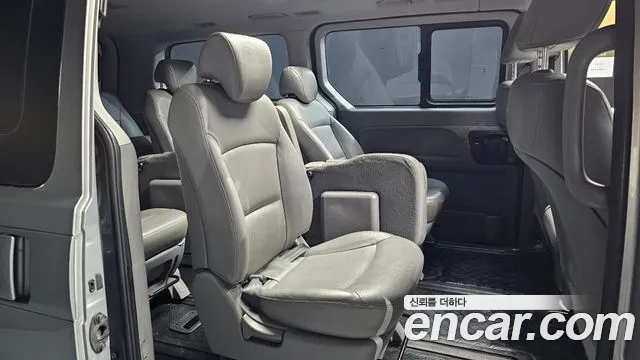 Hyundai Starex 2017 — фото 12