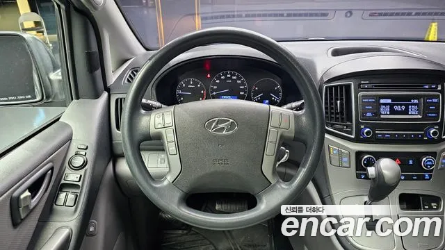 Hyundai Starex 2017 — фото 13