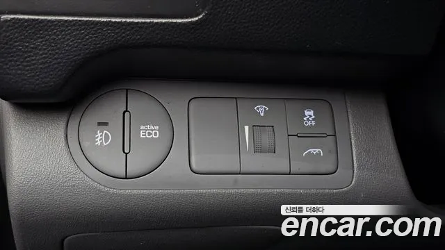 Hyundai Starex 2017 — фото 14