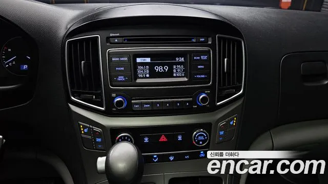 Hyundai Starex 2017 — фото 15