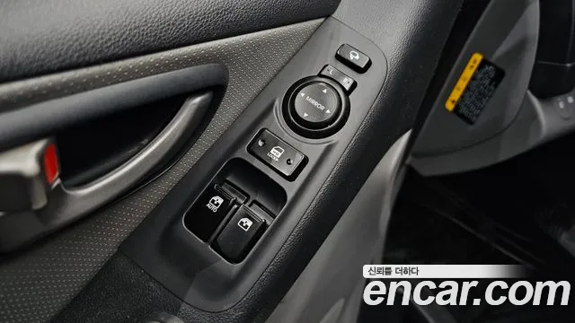 Hyundai Starex 2017 — фото 16