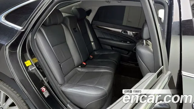 Hyundai Equus 2015 — фото 12