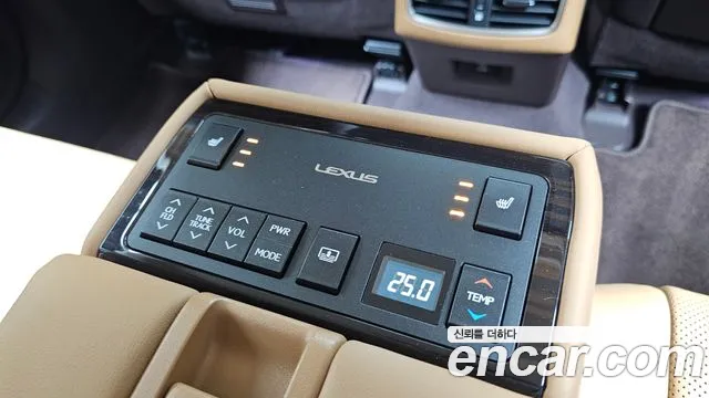 Lexus ES 2017 — фото 18