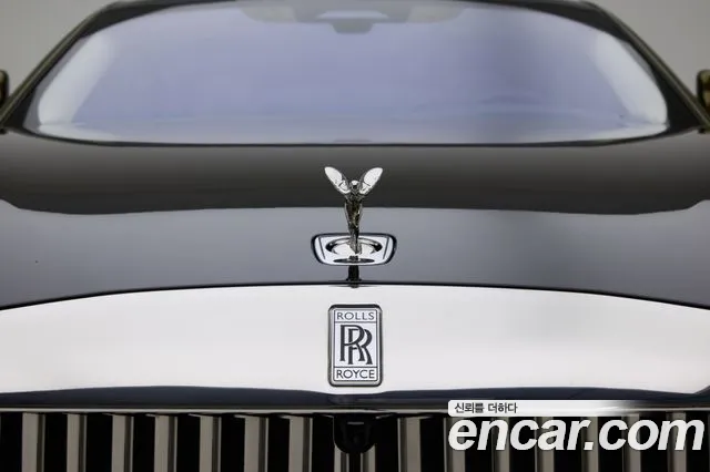 Rolls-Royce Spectre 2024 — фото 18