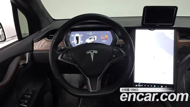Tesla Model X 2019 — фото 13