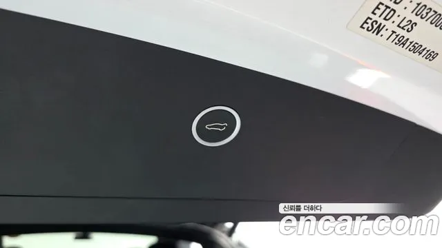Tesla Model X 2019 — фото 19