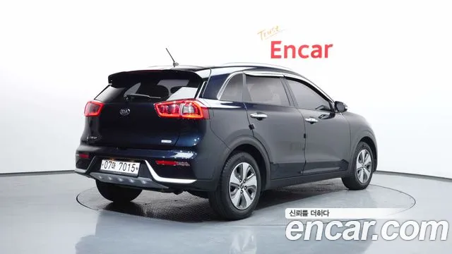 Kia Niro 2018 — фото 2