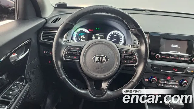 Kia Niro 2018 — фото 13