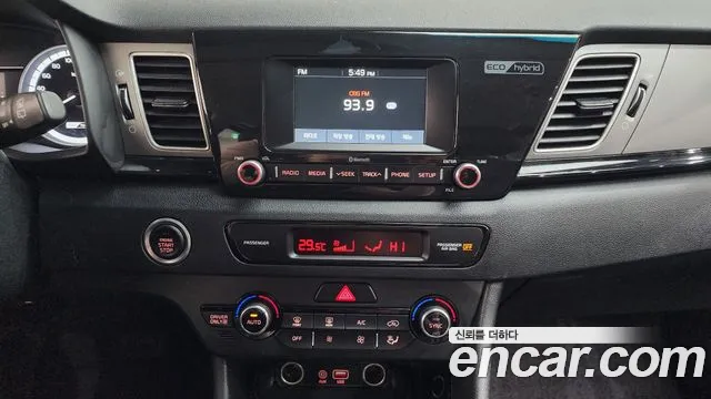 Kia Niro 2018 — фото 15