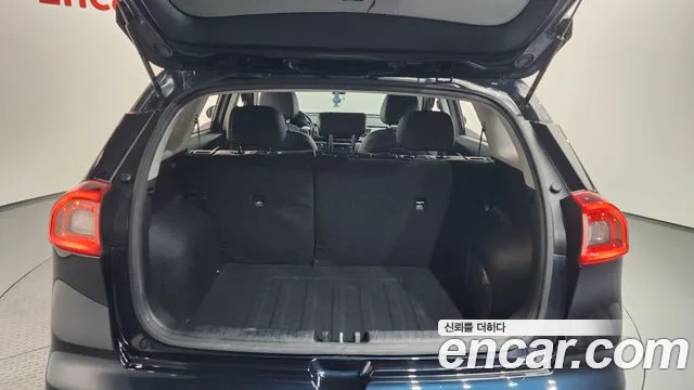 Kia Niro 2018 — фото 20
