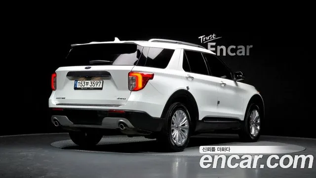 Ford Explorer 2021 — фото 1