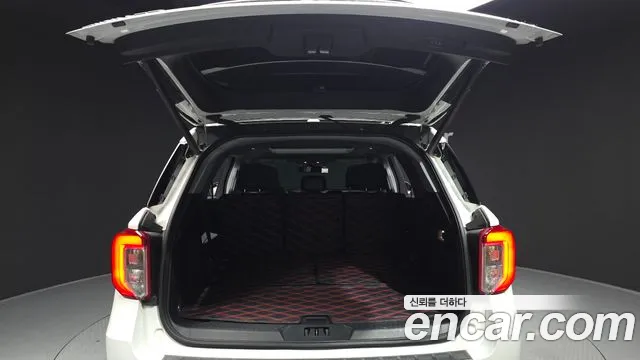Ford Explorer 2021 — фото 19