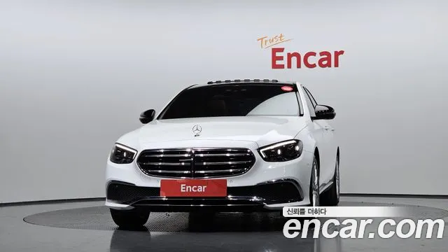 Mercedes-Benz E-Class 2022 — фото 3