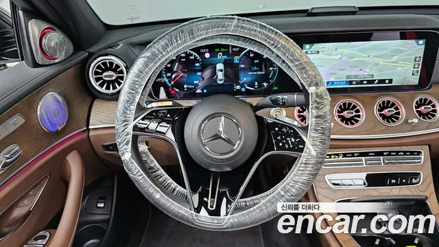 Mercedes-Benz E-Class 2022 — фото 13