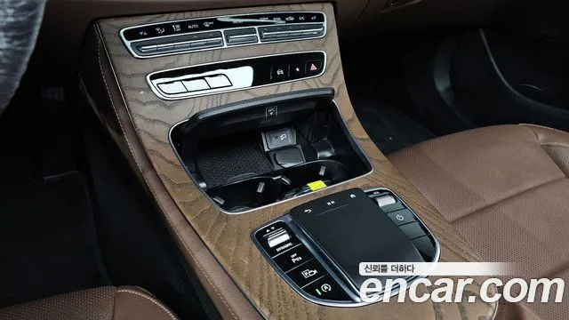 Mercedes-Benz E-Class 2022 — фото 18