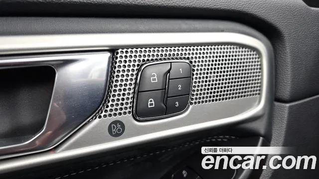 Ford Explorer 2020 — фото 16