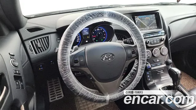 Hyundai Genesis 2012 — фото 13