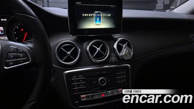 Mercedes-Benz GLA-Class 2018 — фото 15