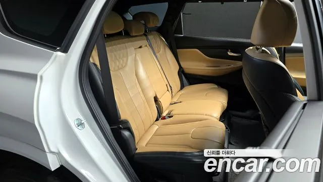 Hyundai Santafe 2021 — фото 12