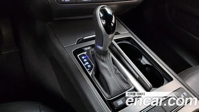 Hyundai Genesis 2016 — фото 9